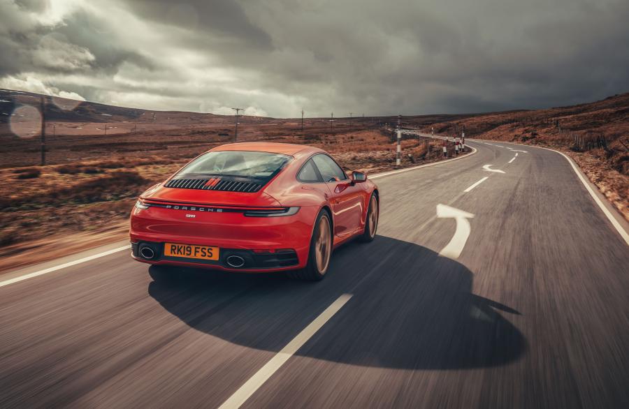  Porsche 911 Carrera S (992) 2019 года  (UK) (фото 15 из 29)